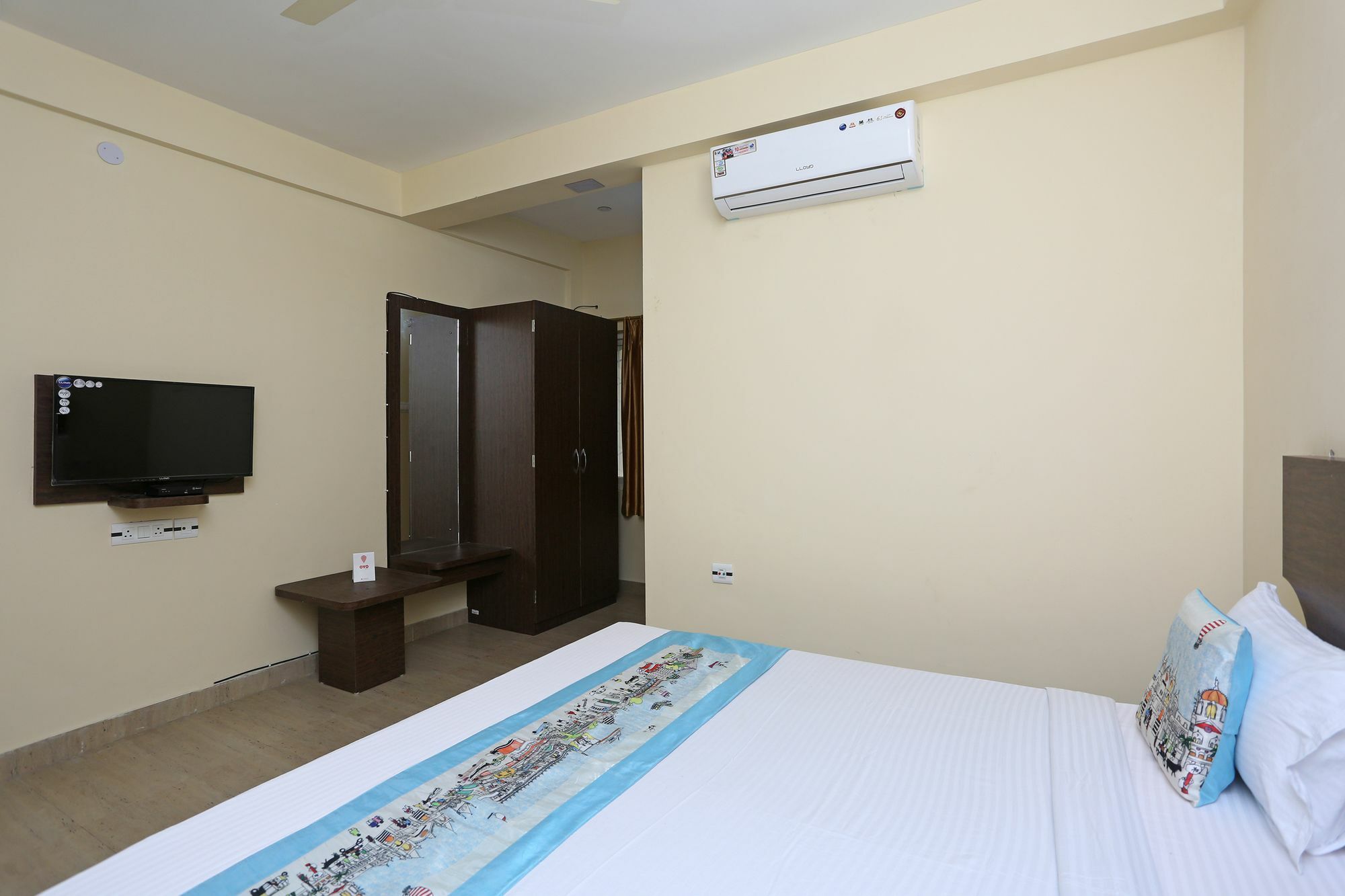 Oyo 11343 Hotel Sai International Бхубанешвара Экстерьер фото